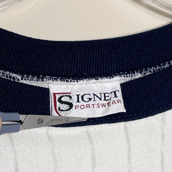 Vintage 90s Georgetown Hoyas Pinstripe Sweatshirt - Picture 4 of 6